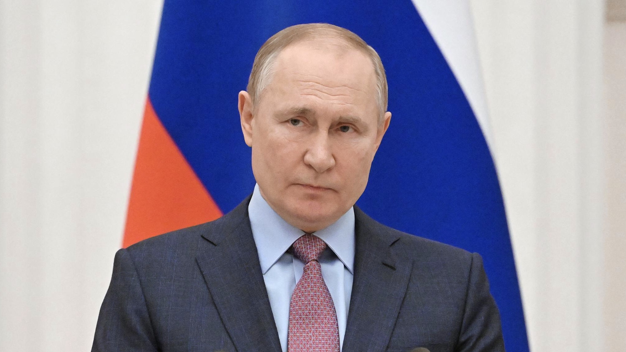 Vladimir Putin firma revocación a ensayos nucleares