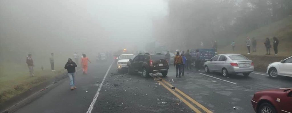 Carambola en la México-Tuxpan deja una persona sin vida y varios heridos