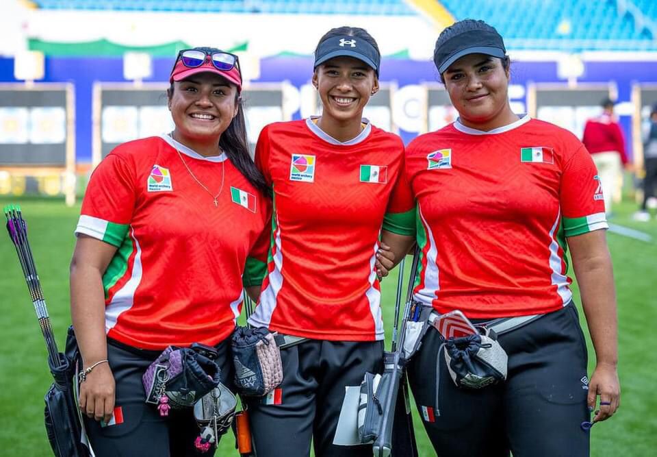 Equipo femenil mexicano de arco compuesto impone récord en Shanghái