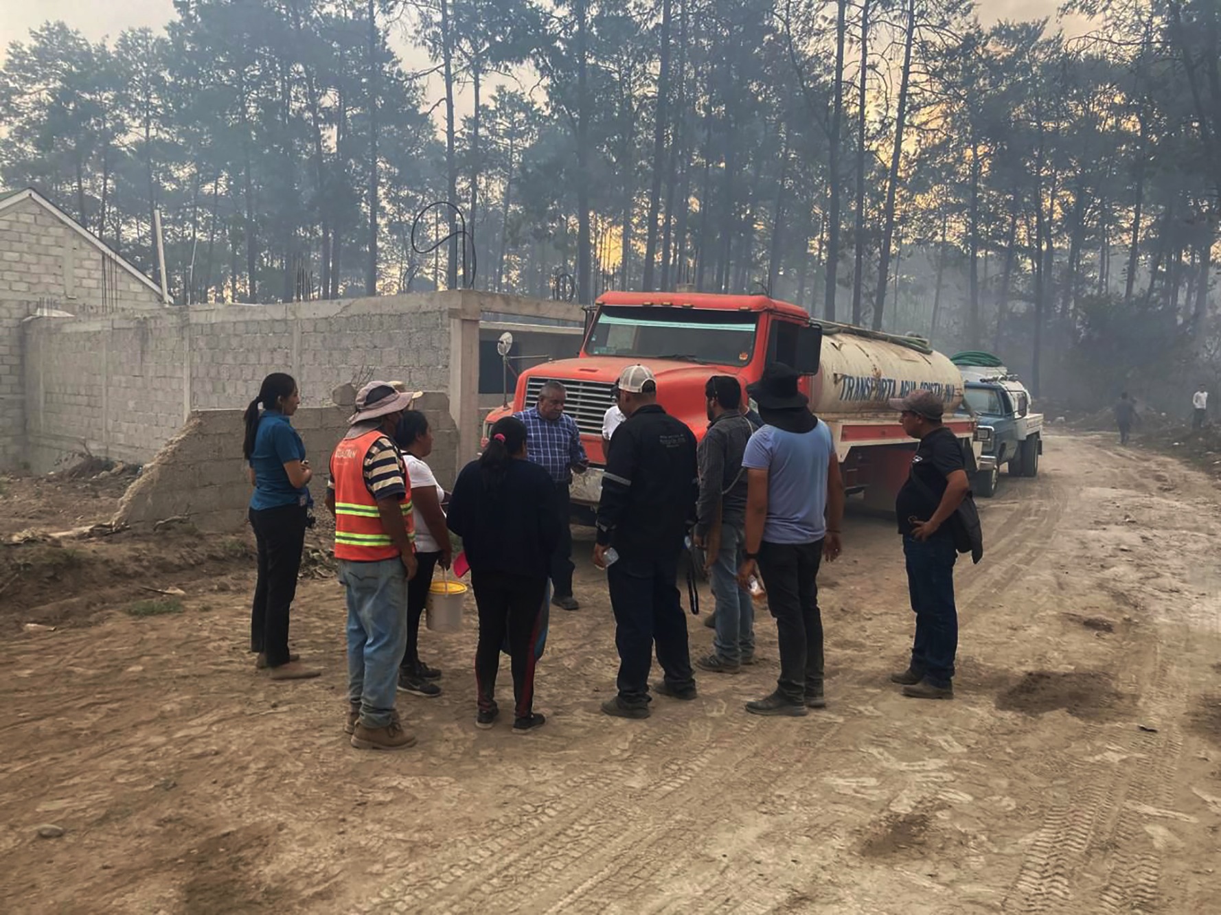 Controlan incendio en cerro de Ajacaya, Zacualtipán