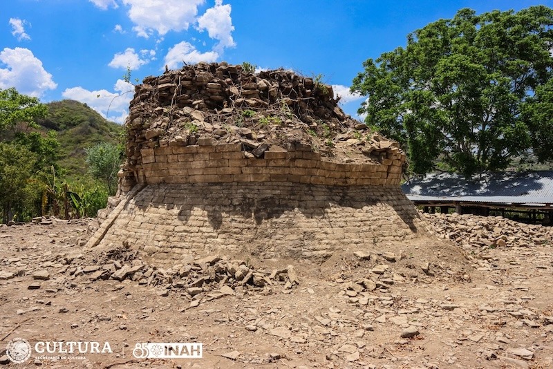 basamento prehispánico en Tecacahuaco, Atlapexco