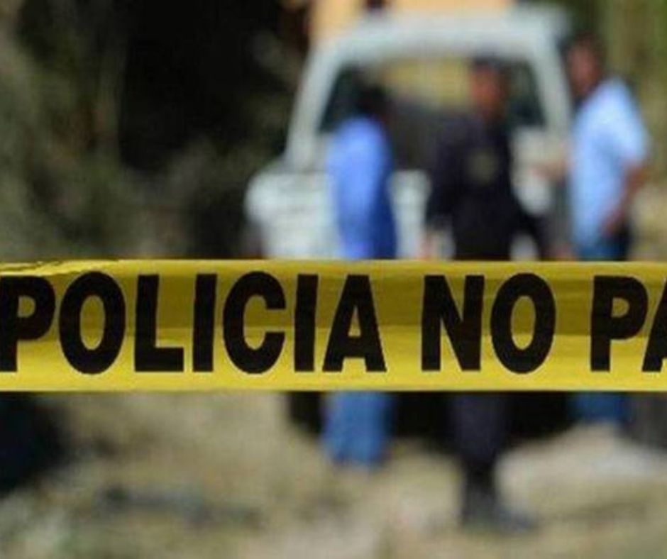 Hombre fallece tras caer de segundo piso en Metepec