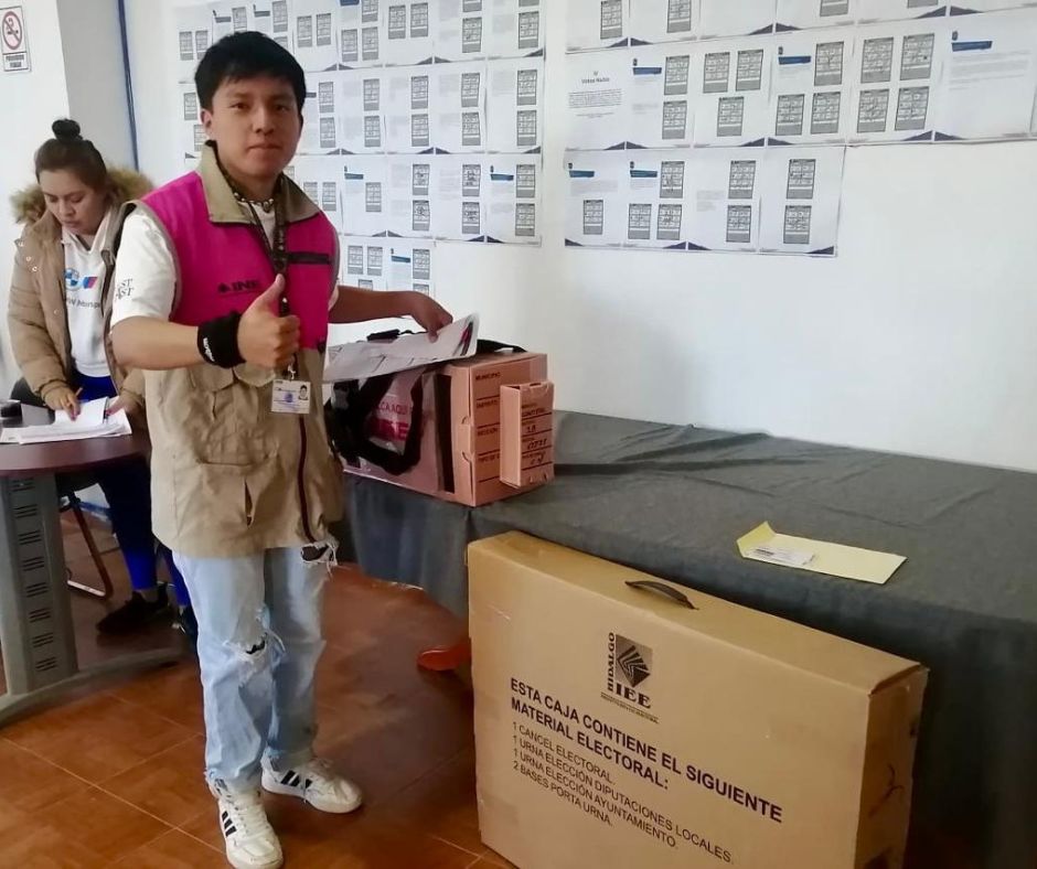 Entregan material electoral para elección de Cuautepec