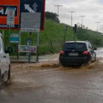 Flotan coches en Cataluña, carreteras de Gavá cada vez más inundadas