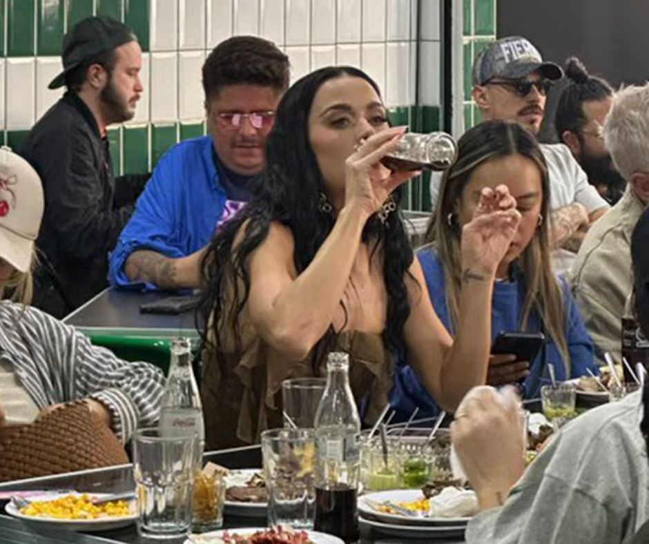 Katy Perry, captada comiendo tacos en CDMX