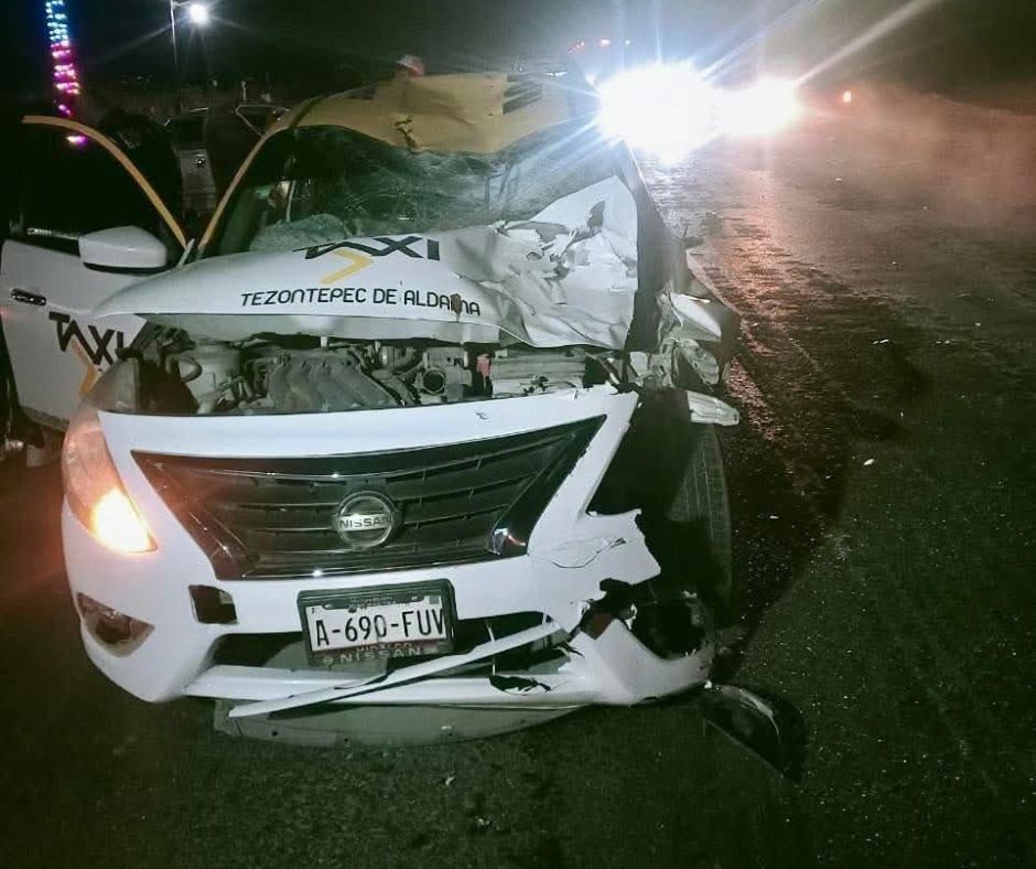 Taxi choca contra caballo y lo mata en la Mixquiahuala - Tlahuelilpan