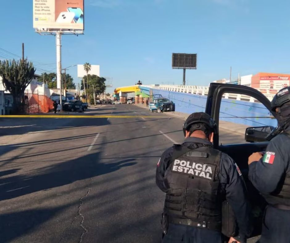 Culiacán: Balean a tres patrullas de la Policía estatal, cuatro heridos y un muerto