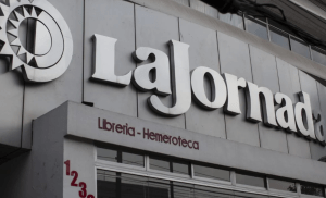 Trabajadores de La Jornada resisten sin estallar huelga