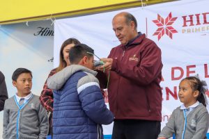 Ver mejor para aprender más: entregan más de mil lentes a estudiantes de Tezontepec de Aldama