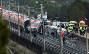 Choque entre trenes deja 39 muertos y decenas de heridos en España