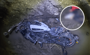 Motociclista muere tras salir del camino y caer a zanja en Villa de Tezontepec