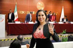 Simey Olvera rechaza acusaciones y lanza advertencia