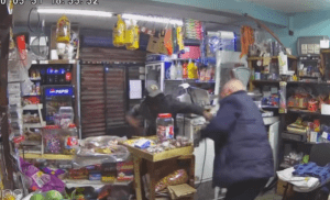 Abuelito lesionado en San Juan Pachuca, fuera de peligro; buscan a asaltante