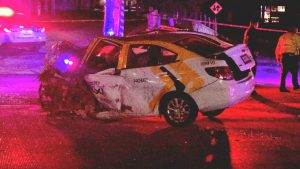 Pachuca: taxista muere tras chocar contra árbol en el bulevar Minero