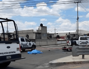 Muere motociclista tras choque con tráiler en bulevar Las Torres