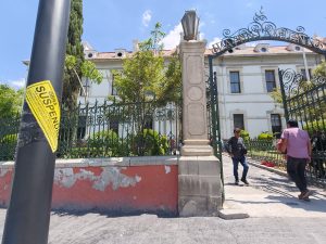 INAH suspende luminarias recién instaladas en alcaldía de Pachuca