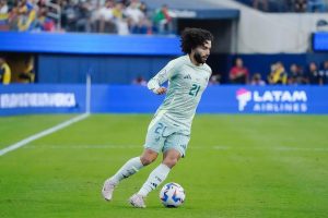 ¿Chi o no? El “Chino” Huerta mete presión en la lista final de Aguirre rumbo al Mundial