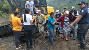 Lluvias ponen en alerta a Tianguistengo; activan Plan DN-III-E por deslaves
